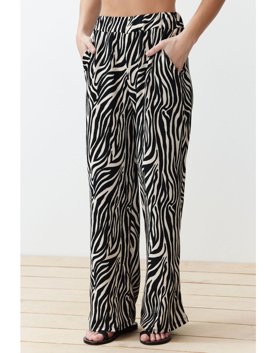 Black Printed Comfort Cut Flexible Kimono Knitted Two Piece Set - 4