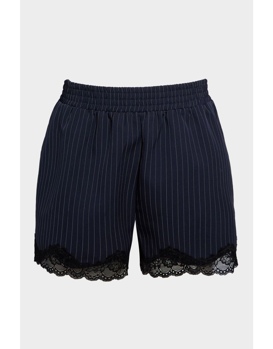 Plus Lace Hem Tailored Short