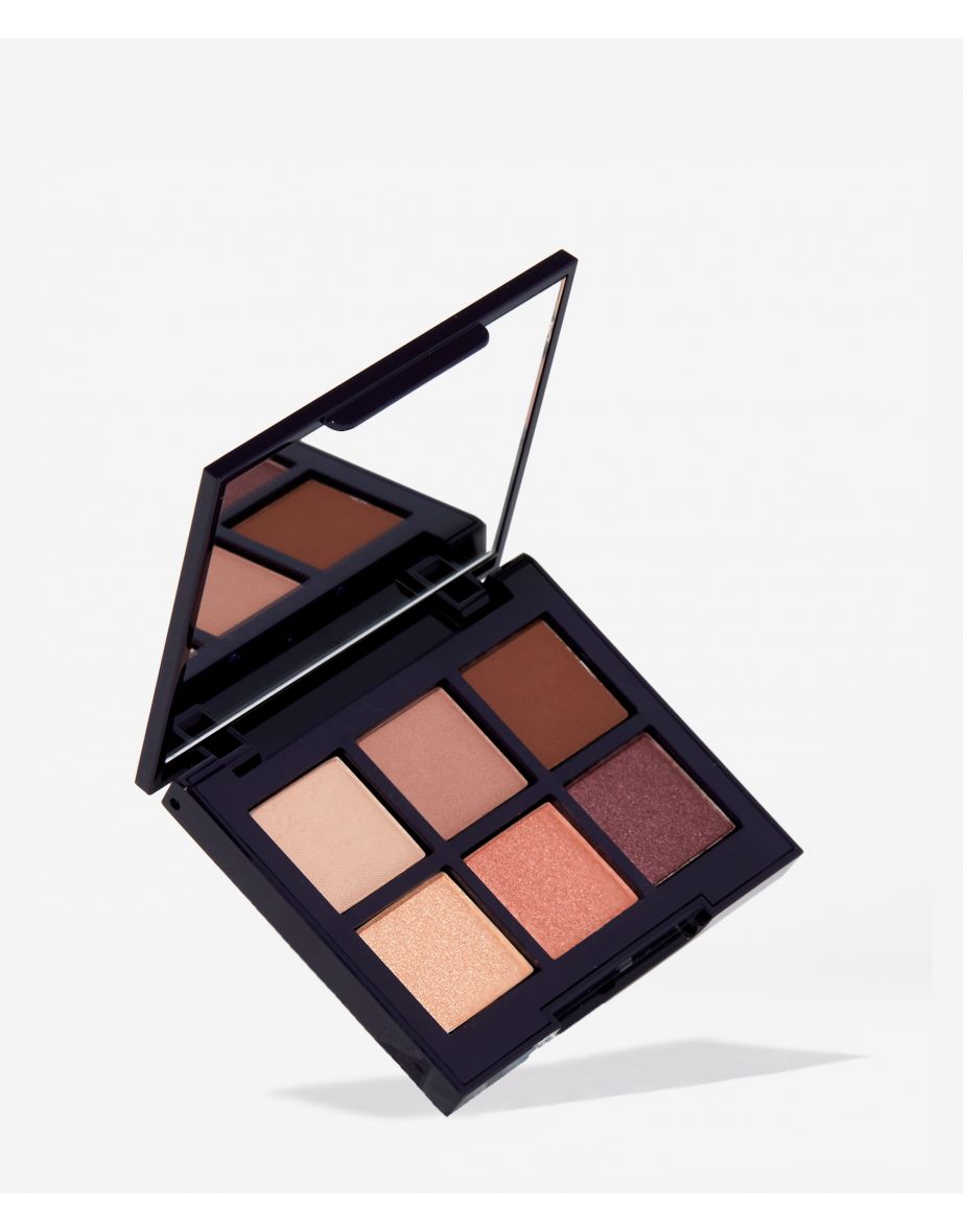 The Contour Eyeshadow Palette Medium Deep