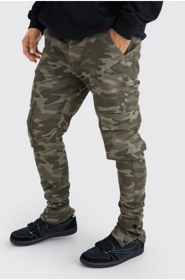 boohooMAN Men's Slim Gusset Flare Camo Cargo Pants